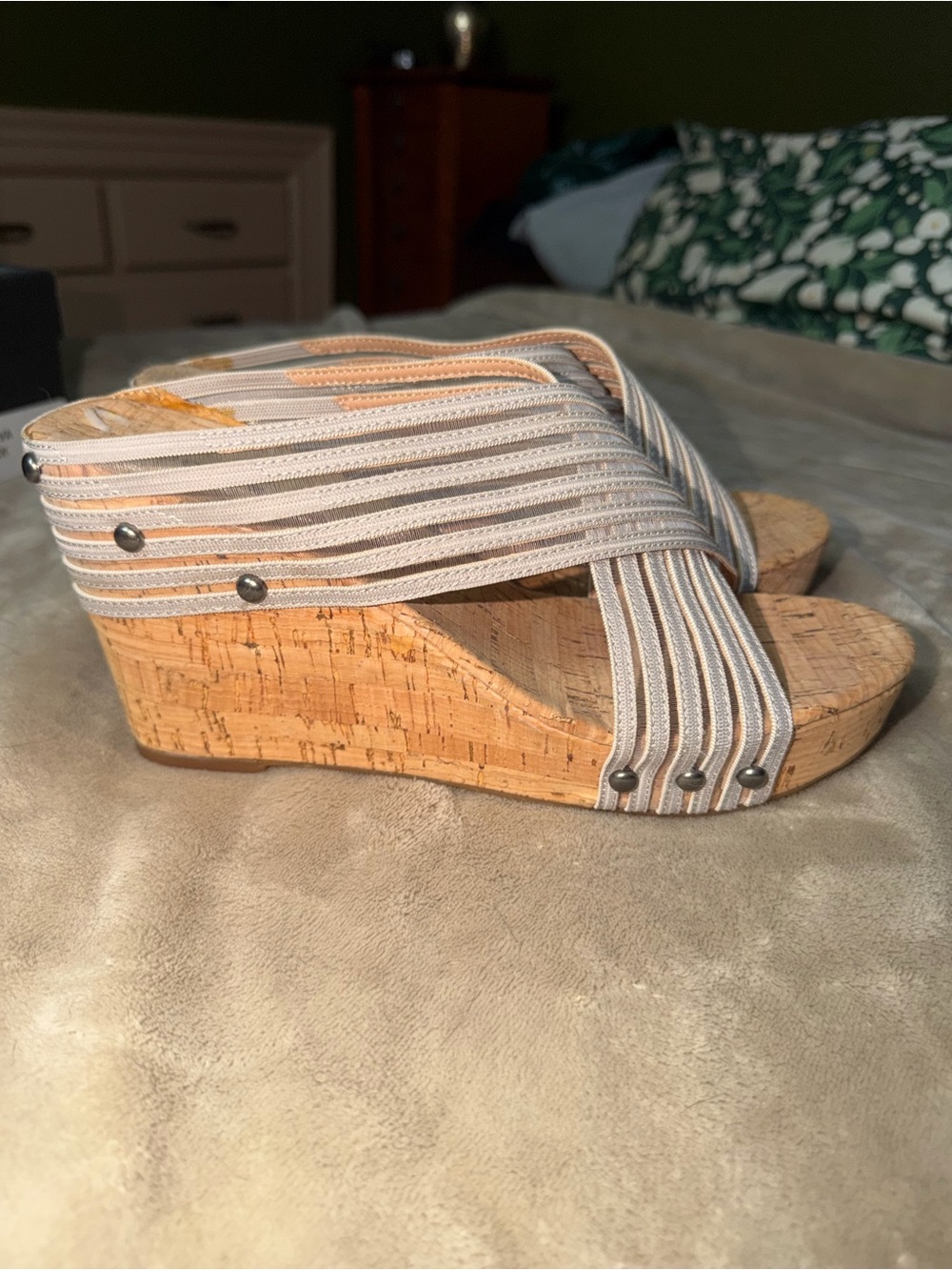 Lucky Brand Women's Silver Crisscross Cork Wedge Mules - Picture 2 of 3